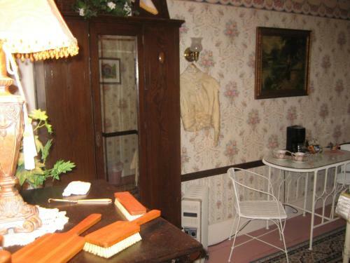 The Bridges Inn At Whitcomb House B&B