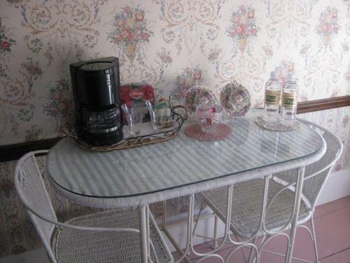The Bridges Inn At Whitcomb House B&B
