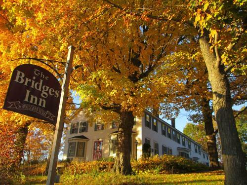 The Bridges Inn At Whitcomb House B&B