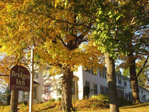 The Bridges Inn At Whitcomb House B&B