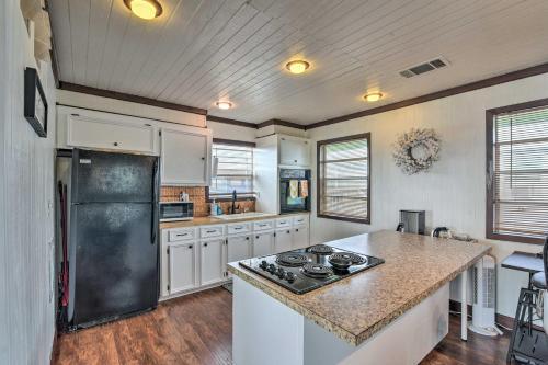 Apartamento Coastal Cottage - 3 Blocks To Surfside Beach!
