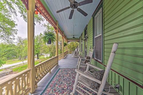 The Lilly House Historic Glen Rose Getaway!