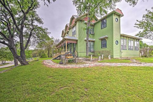 The Lilly House Historic Glen Rose Getaway!