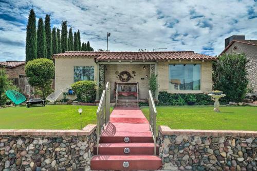 Renovated 1940s Home With Patio And Backyard!