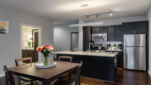 Cozysuites Gorgeous 1br 1ba Apartment Downtown