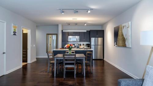 Cozysuites Gorgeous 1br 1ba Apartment Downtown
