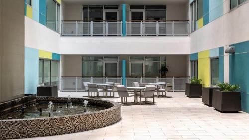 Cozysuites Gorgeous 1br 1ba Apartment Downtown