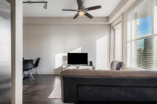 Bright Chic 1br Apartment By Stay Gia