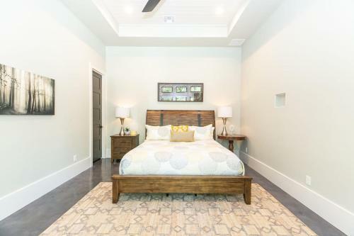 Wake And Roll Plus - The Ultimate Luxury Lake Lbj Escape