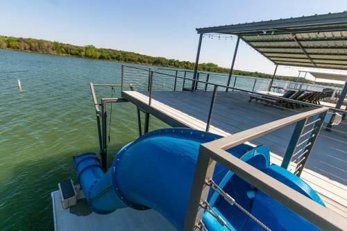 Wake And Roll Plus - The Ultimate Luxury Lake Lbj Escape