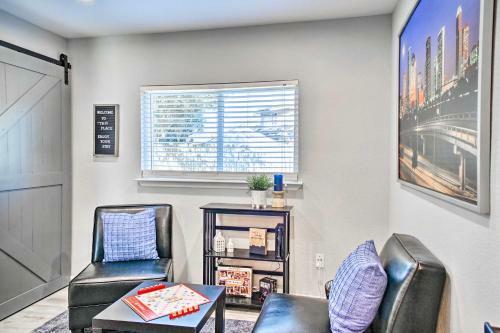 Mod Katy Home - Access Suburban And City Sites!