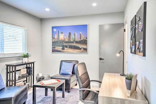 Mod Katy Home - Access Suburban And City Sites!