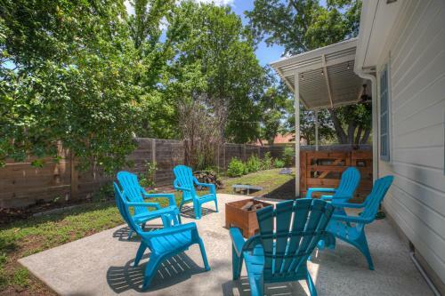 New Gorgeous Home Near Main St With Firepit And Grill