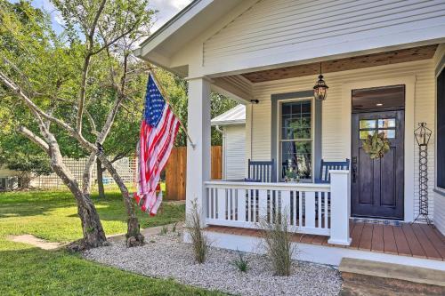 Charmed Haus Relaxing Retreat Near Downtown
