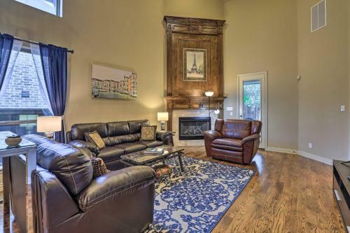 Chic Family-friendly Home In Irving With Yard!