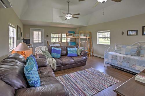 Plantersville Cabin On 50 Acres With Pond!