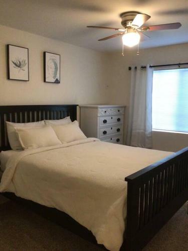 Apartamento Charming 2 - Bedroom Rental With Patio