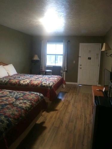 Posada Whispering Creek Lodging & Rv Resort