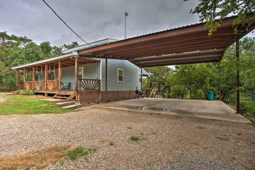 Tranquil Palo Pinto Home With Deck And Boat Dock!