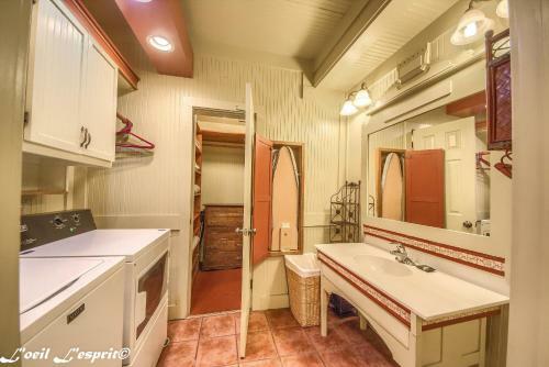 1880 Market Plaza Haus Ts 360