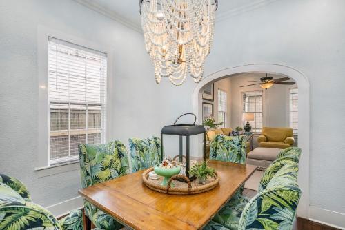 1896 Gulf Coast Cottage