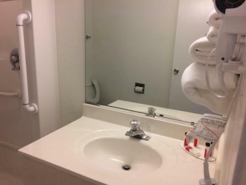 Motel 6 Raton