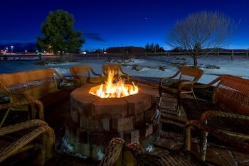 Holiday Inn Express Hotel & Suites Raton