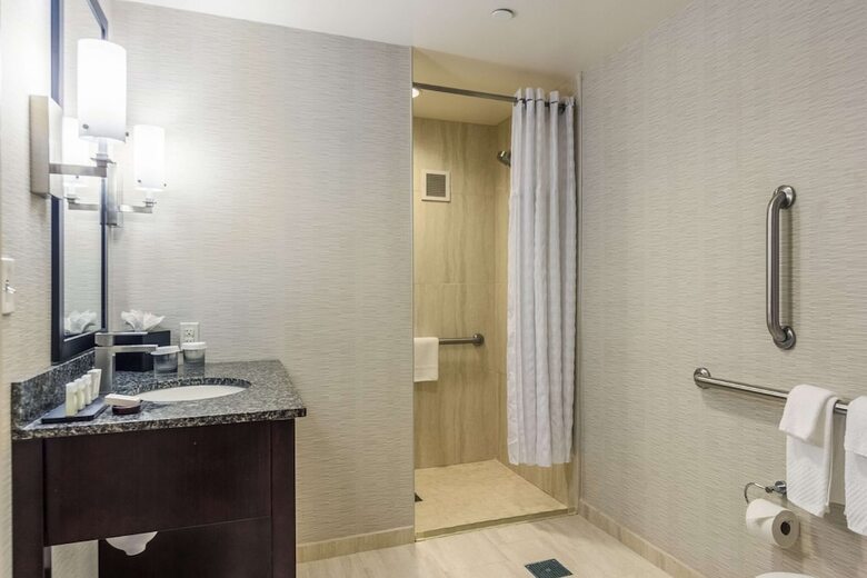 Hotel Embassy Suites - Newark Airport