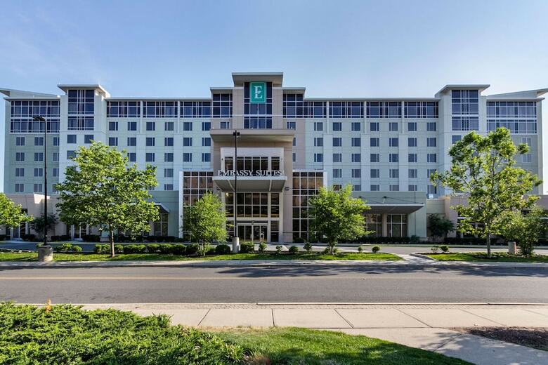 Hotel Embassy Suites - Newark Airport