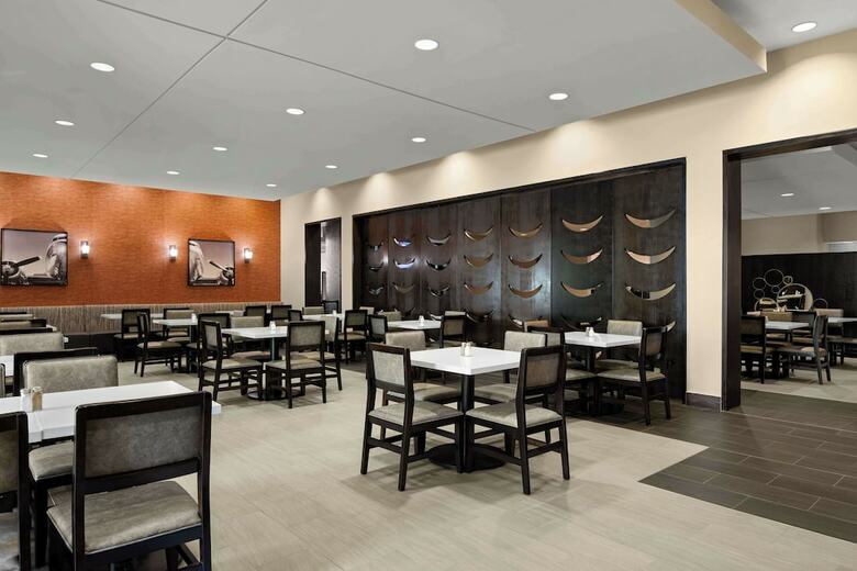 Hotel Embassy Suites - Newark Airport