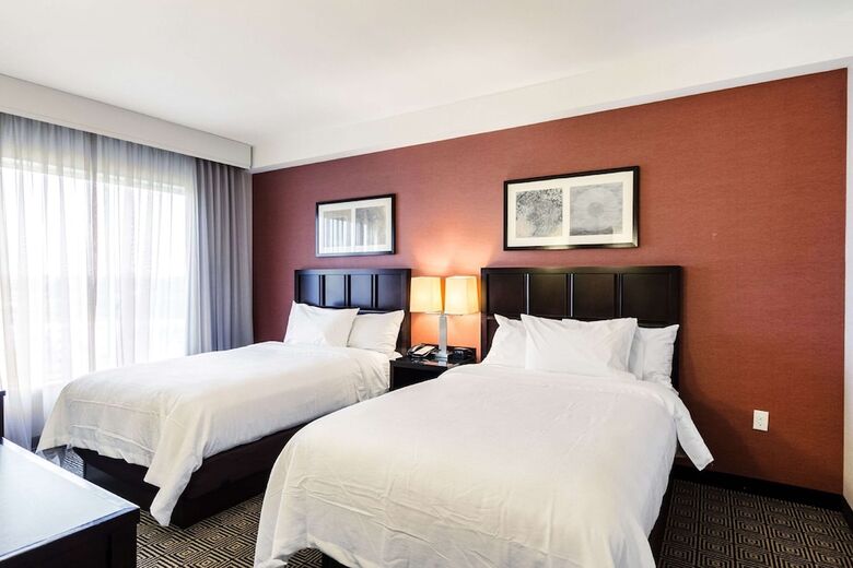 Hotel Embassy Suites - Newark Airport