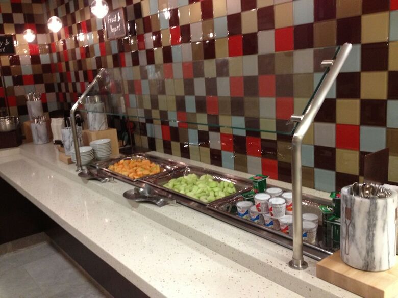 Hotel Embassy Suites - Newark Airport