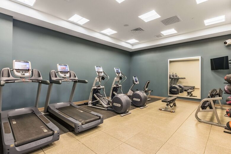 Hotel Embassy Suites - Newark Airport