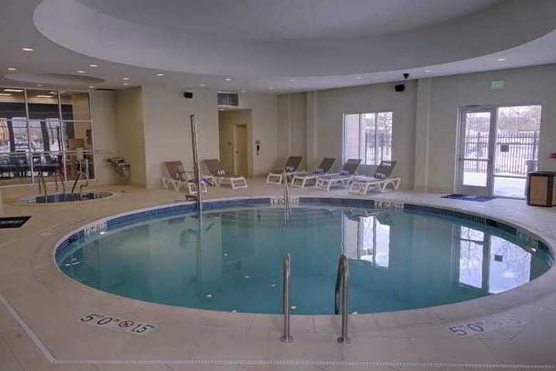 Hotel Embassy Suites - Newark Airport