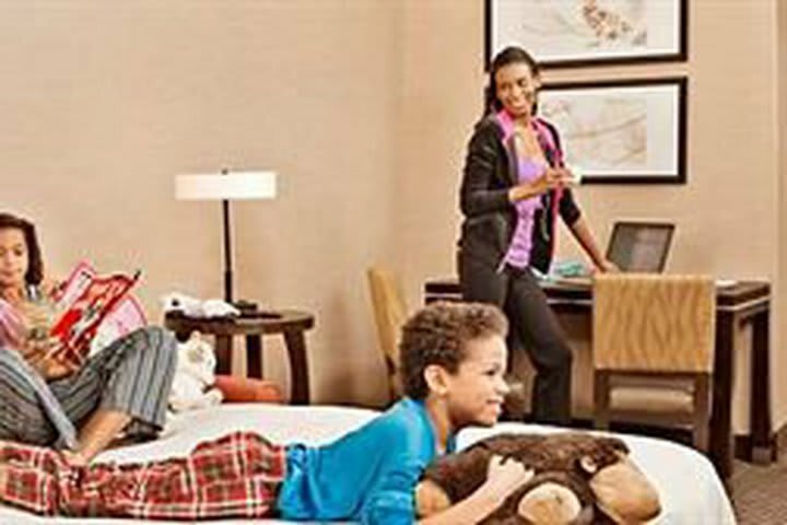 Hotel Embassy Suites - Newark Airport