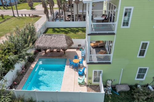 Bb614- Nauti Beach Formally Pickled Parrot Home