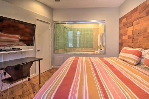 Chic Abode With City Views, 2 Mi To Museum Park