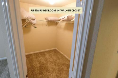 Houston Sw Sugarland 5 Bed 2 Bath 9 Beds - Cribbage