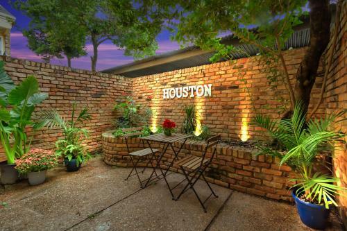 Apartamento Charming 2bed Condo - Patio & Covered Parking