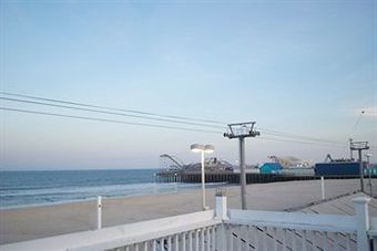 Hotel Boardwalk Seaport Inn