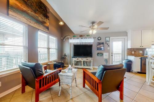 Long Island Village 123 E Scallop Sea Cottage