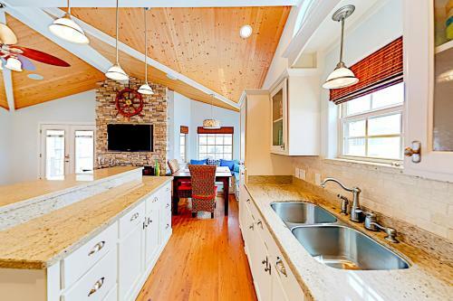 Long Island Village 233 Conch Dr