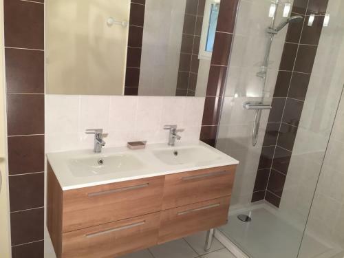 Hostal Gite Anduze Le Clos Des Cigales