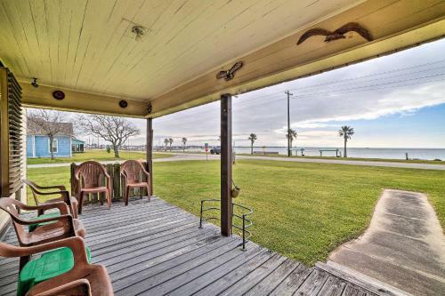 Rustic Getaway With Grill - On San Antonio Bay!