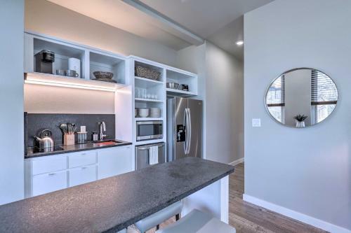 Apartamento Sleek, Newly Updated Downtown San Marcos Apt!