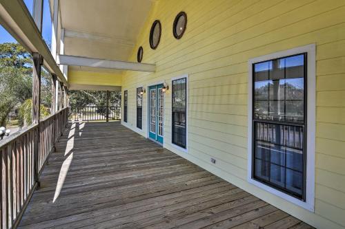 Seabrook Retreat With Wraparound Deck And Patio!