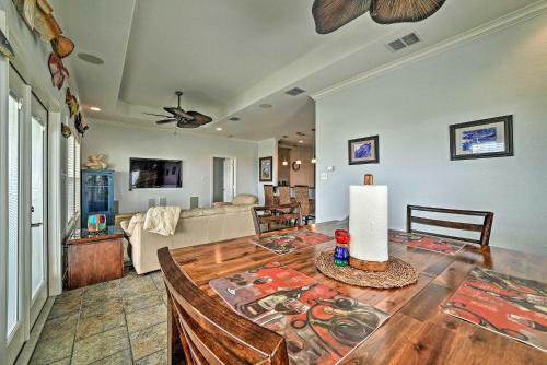 Waterfront Rockport Home With Dock And 2 Kayaks!