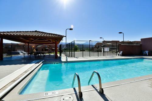 Rvv 4a4 - Beautiful 3 Bed Two And A Half Bath Home Near Pool