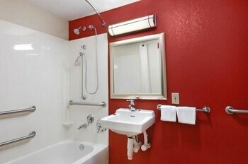 Motel Red Roof Plus Statesville