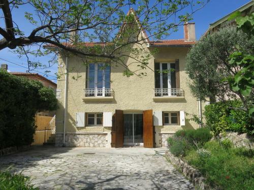 Villa Maison Avec Jardin Sur Une Colline